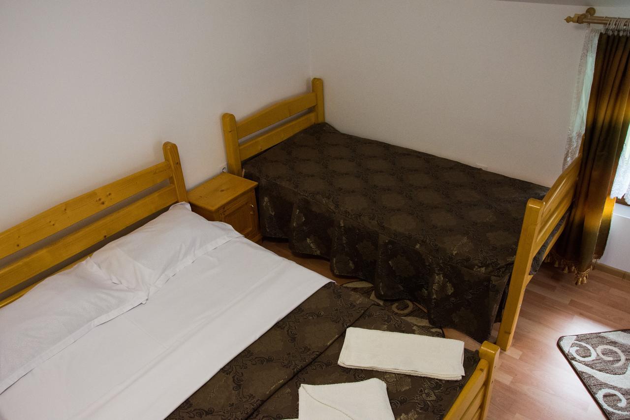 Pensiunea George Gura Rîului Esterno foto
